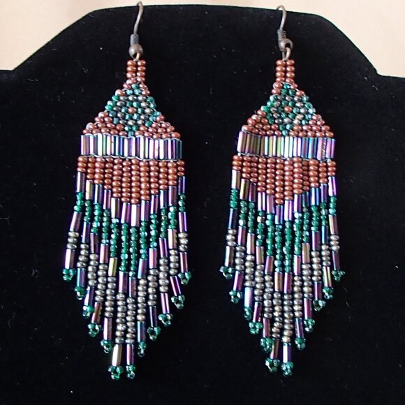Lovely Seed Bead Dangling Sweeper Earrings Handcrafted Native American Preowned - Picture 1 of 5